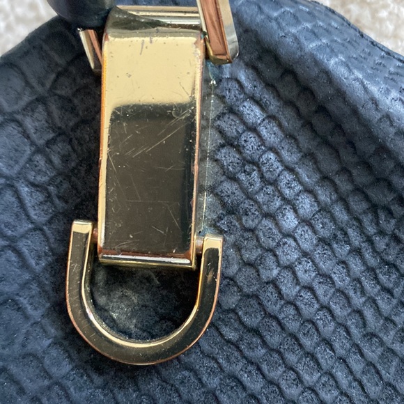 Black Vince Camuto purse - Picture 5 of 8